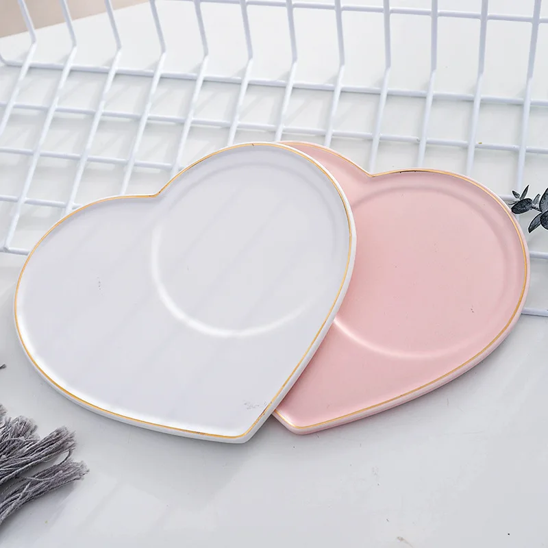 Чашка керамическая в скандинавском стиле кружка с розовым сердцем креативная