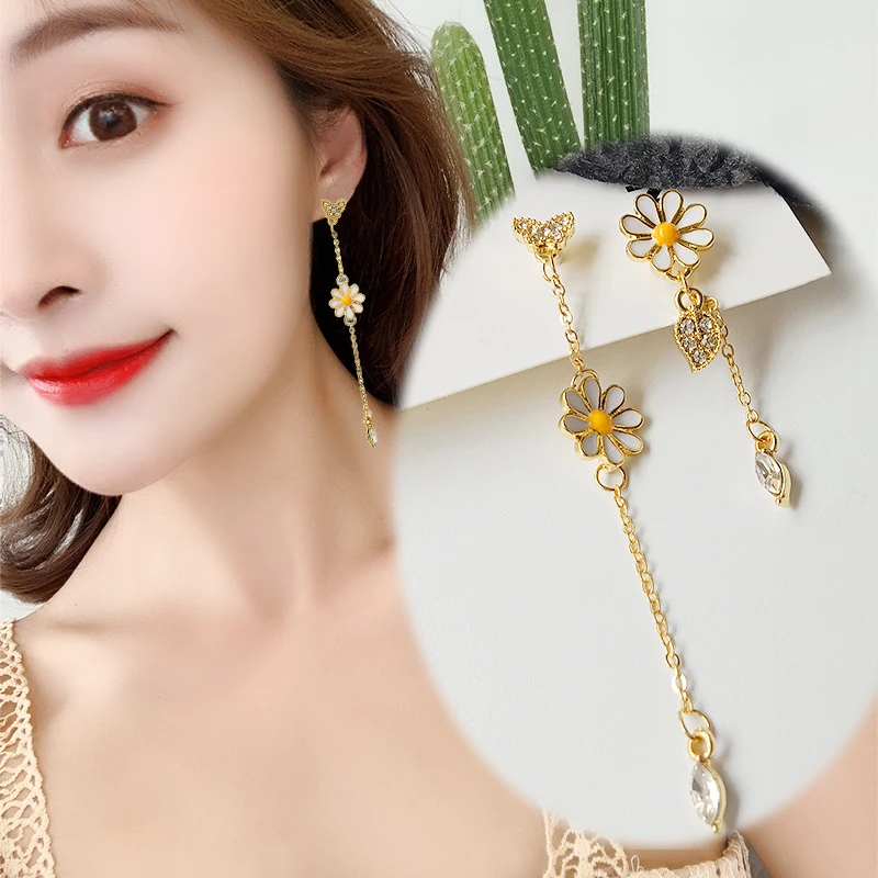 

Women's Long Flower Earrings New Wave-shaped Asymmetrical Exquisite Daisy Earrings Beautiful Ear Jewelry Fashion Stud Earrings
