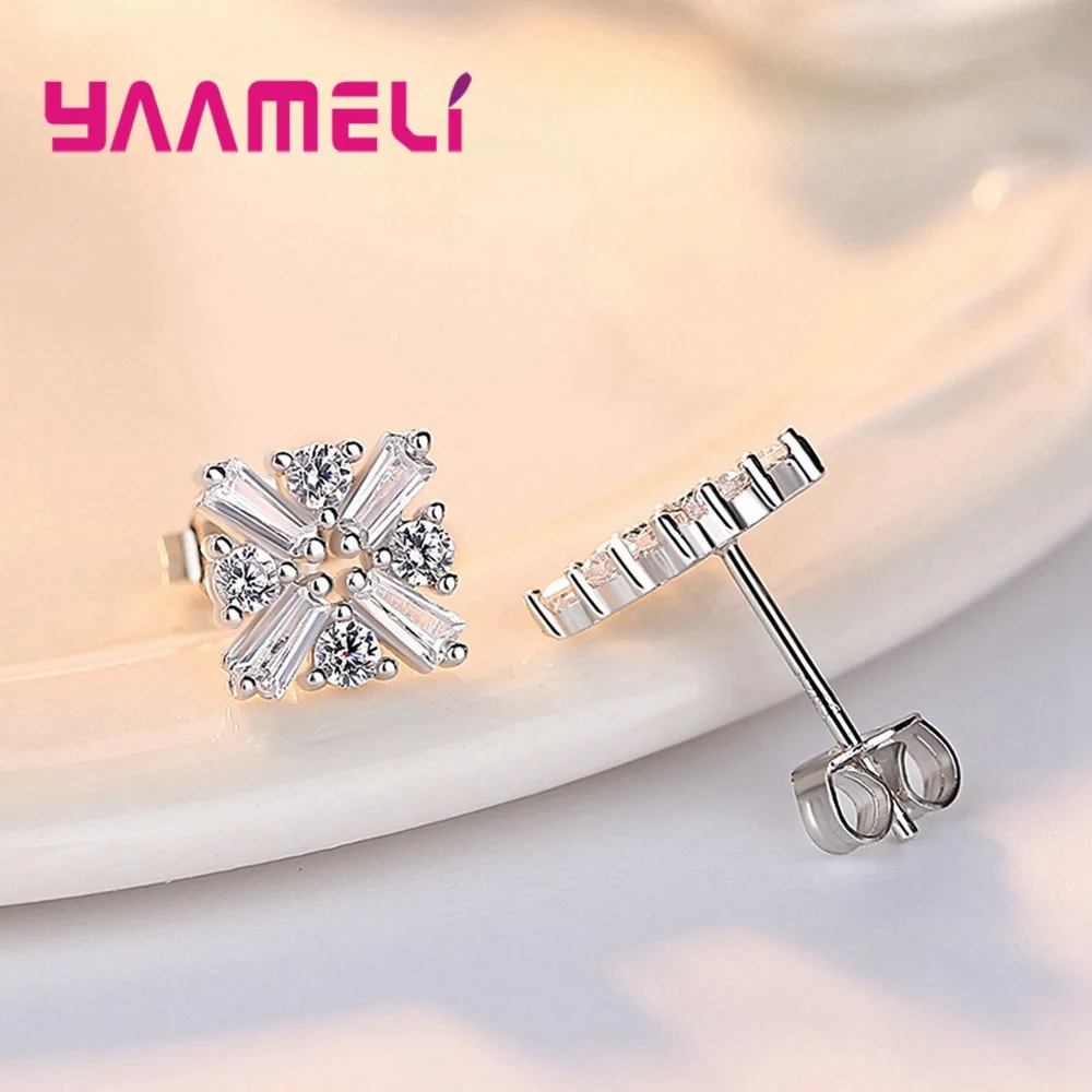 Комплект ювелирных изделий из серебра 925 пробы с кристаллами и снежинками |