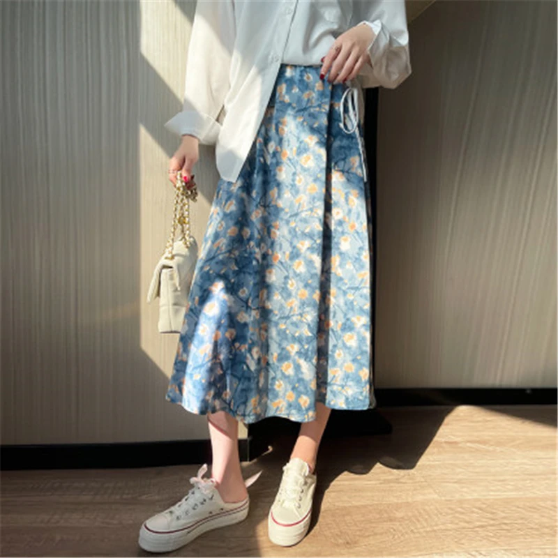 

Oil Painting Style Floral Half-Length Skirt Early Autumn New Female Ink Printing Pleated Mid-Length Large Hem High Waist A139