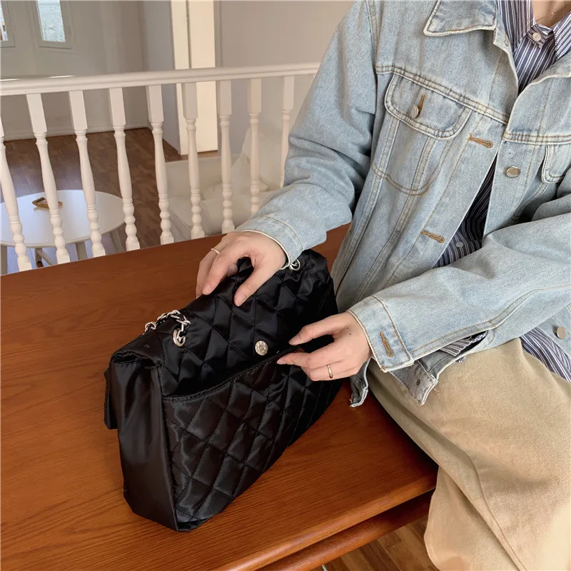 

Vintage nylon women Shoulder Bags 2020 Brand Chain Designer Handbags Diamond Grain ladies Crossbody Bag Trend Hand Bag black