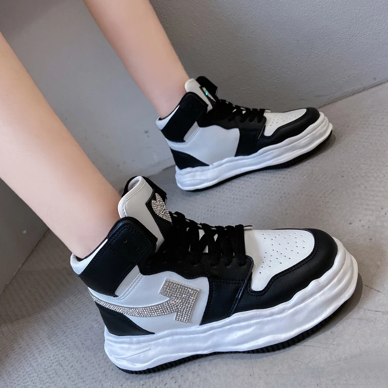 

Кроссовки женские на платформе, Повседневные высокие спортивные туфли, плоская подошва, для скейтборда, белые, осень-весна