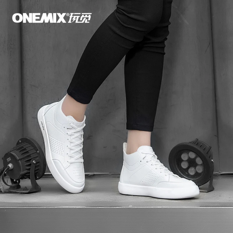 Кроссовки мужские ONEMIX кожаные на шнуровке белые | Спорт и развлечения