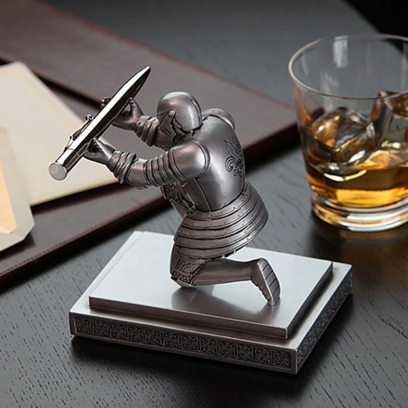 

Executive Knight Pen Holder Armor Hero Pen Stationery Resin Display Supplies Office Stationery Desk Storage Accessories