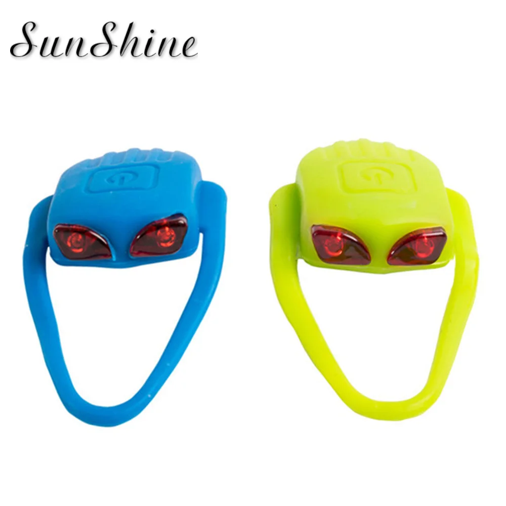 На открытом воздухе езда на велосипеде супер яркий светодиодный светильник