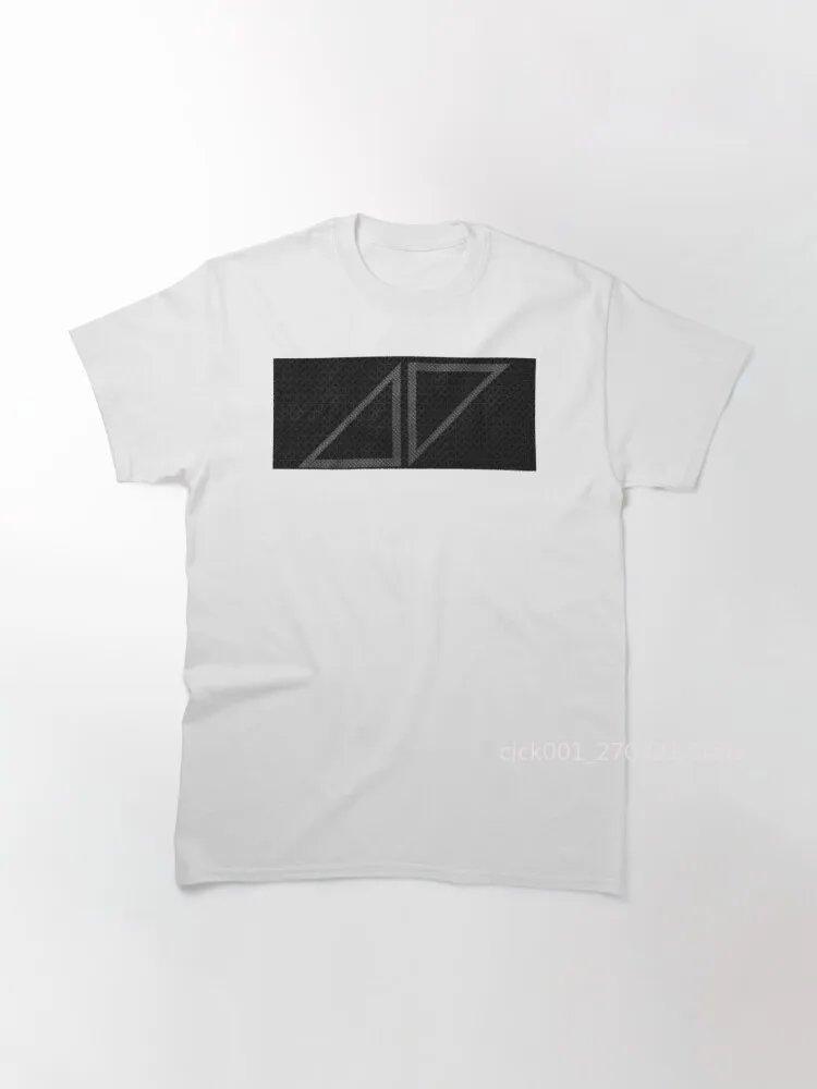 

Классическая футболка с логотипом Avicii