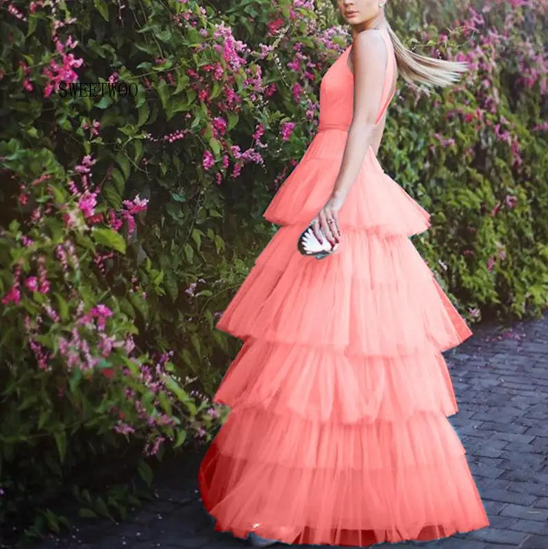 Женское бальное платье с глубоким V-образным вырезом бисером и открытой спиной