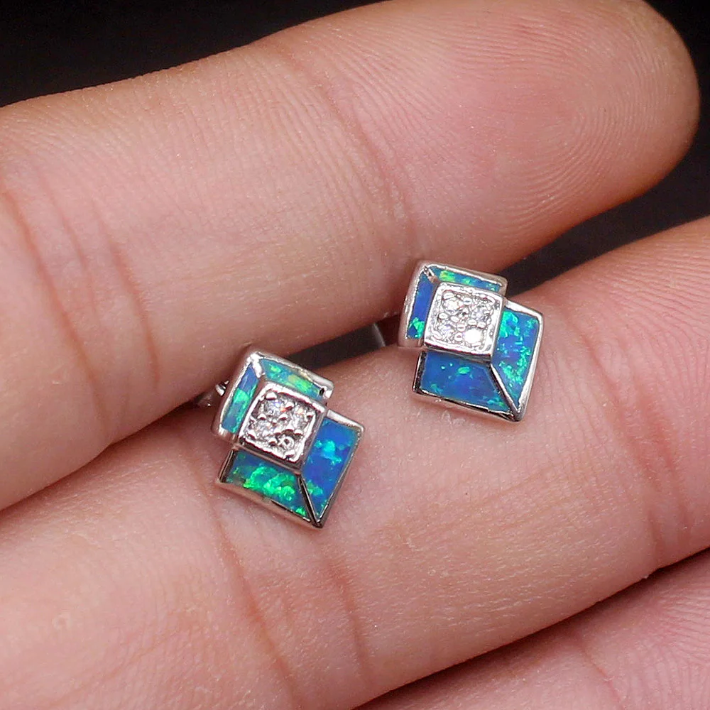 

Женские серьги-гвоздики из серебра 925 пробы с мистическим опалом