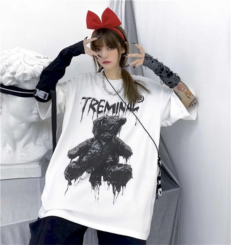 

2021 White Short Sleeve T-shirt Pure Cotton Dark Wind Bear Girl Ink Korean Japanese Anime Vintage Streetwear Tops Women Clothes