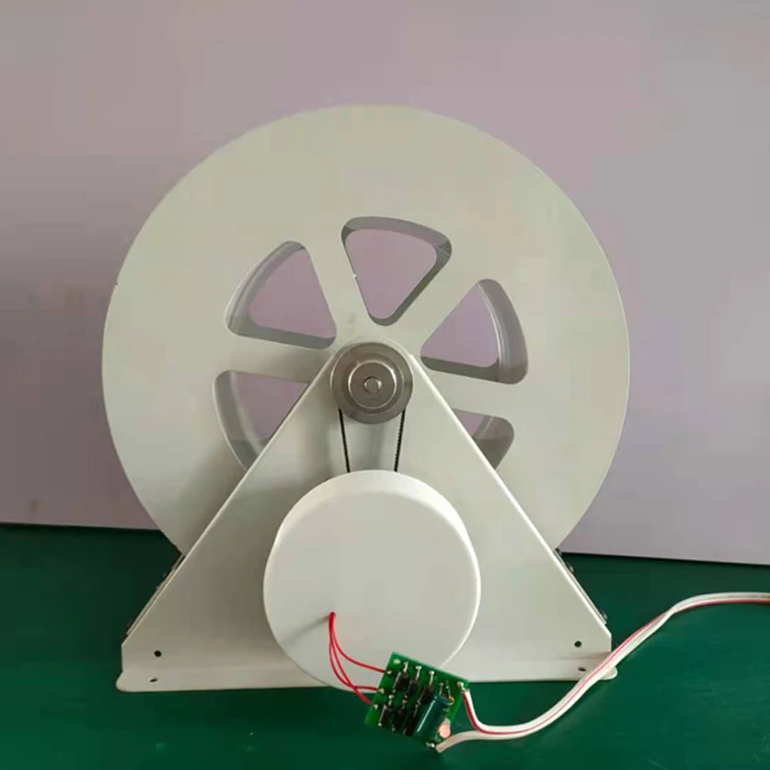 Низкоскоростной источник питания для водяного турбинного генератора