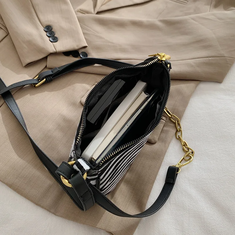 

2020 Trend Zebra Pattern Bag Classic Texture Wool Women Chain Shoulder Bag Portable Lady High-quality Tote Handbags Holiday Bags