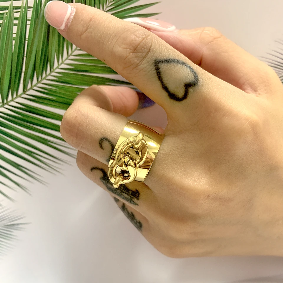 Новинка 18 K простое геометрическое кольцо из нержавеющей стали модное Золотое металлическое кольцо на палец для женщин эффектные ювелирные изделия подарок Вечерние Новинка 18 K простое геометрическое кольцо из нержавеющей стали модное Золотое металлическое кольцо на палец для женщин эффектные ювелирные изделия подарок Вечерние