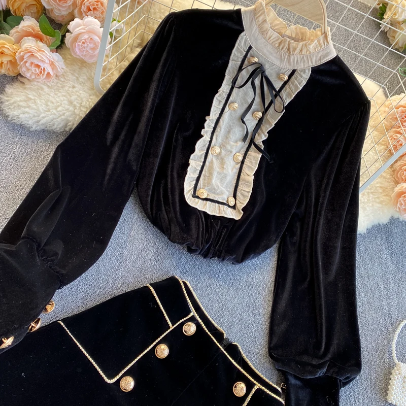 

Women New Fashion Stand Neck Double-row Buckled Retro Velvet Tops Shirts + High Waist Shorts Two-piece Sets Q969