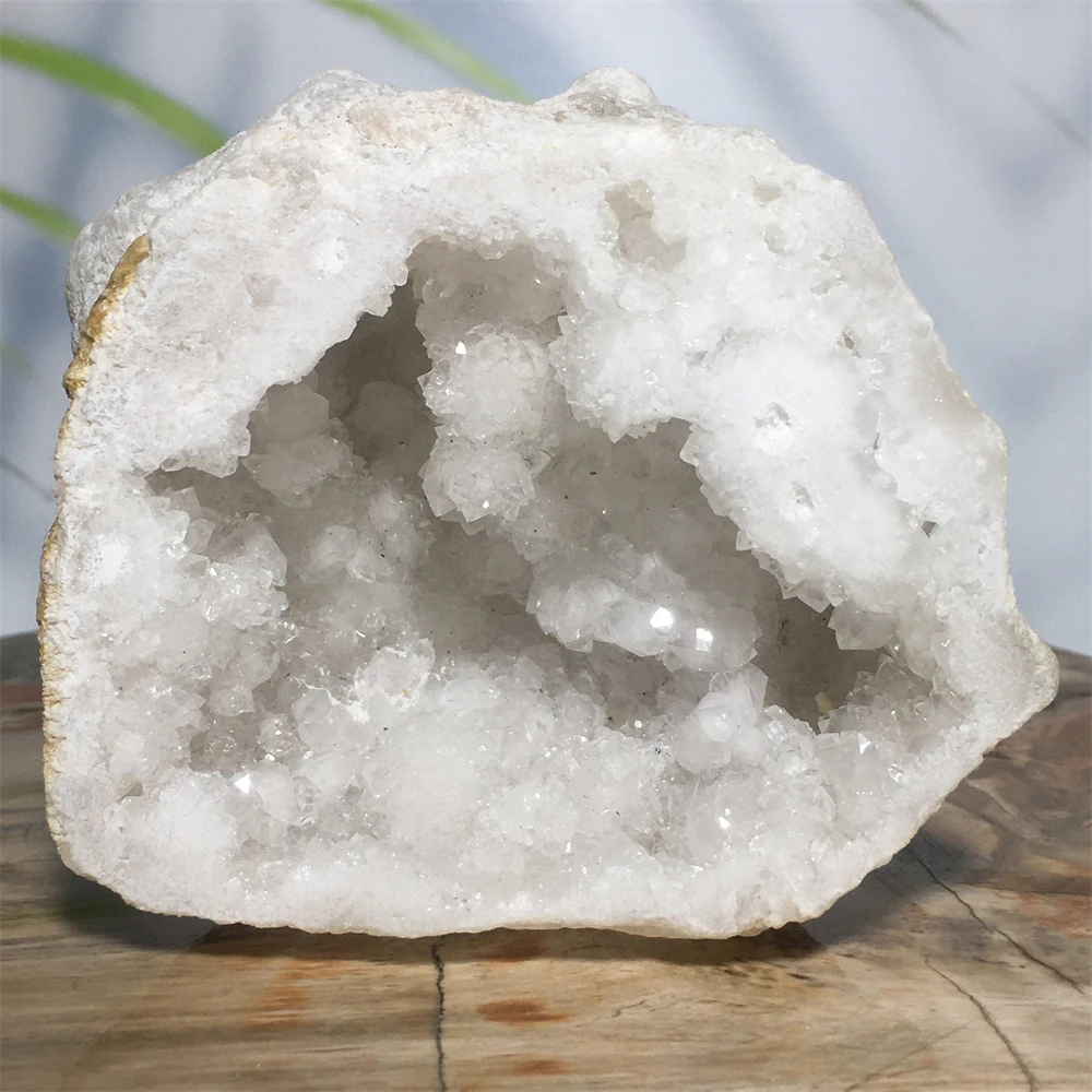 

Quartz Natural Agate Geode Crystal Specimen Reiki Healing Raw Mineral Druzy Gemstone Voog Sample Modern Ornament Home Decoration