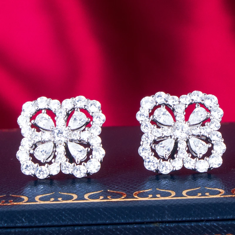 

Женские серьги-гвоздики в виде клевера, из серебра 925 пробы