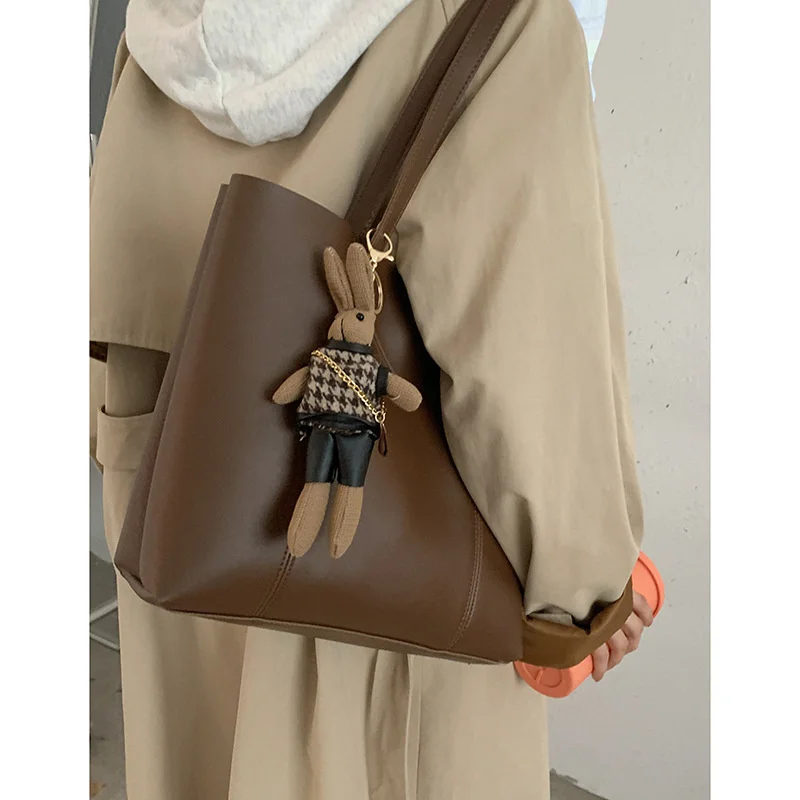 

Autumn and Winter Large Capacity Bag Women's New Fashion Tot Bag Versatile Ins One Shoulder Shopping Bag