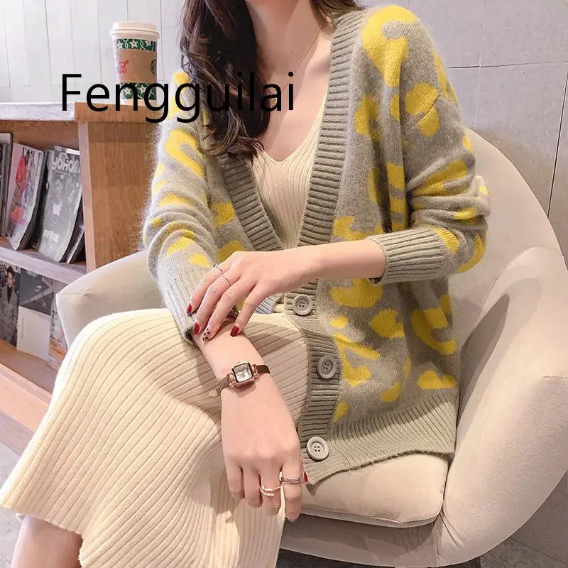 

FENGGUILAI Loose Cardigan Women Sweater 2019 Autumn And Winter Leopard V-neck Long Sleeve Sweater Jacket Yellow Knit Top