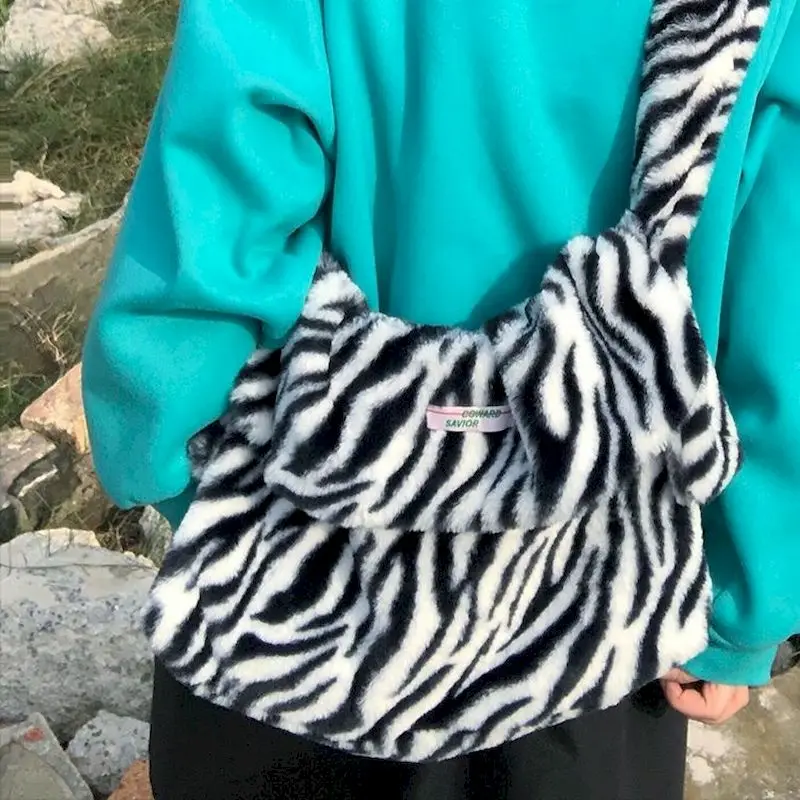 

Women's Plush One-shoulder Messenger Bag 2021 New Autumn And Winter Large Capacity Canvas Side Backpack Female Zebra Pattern