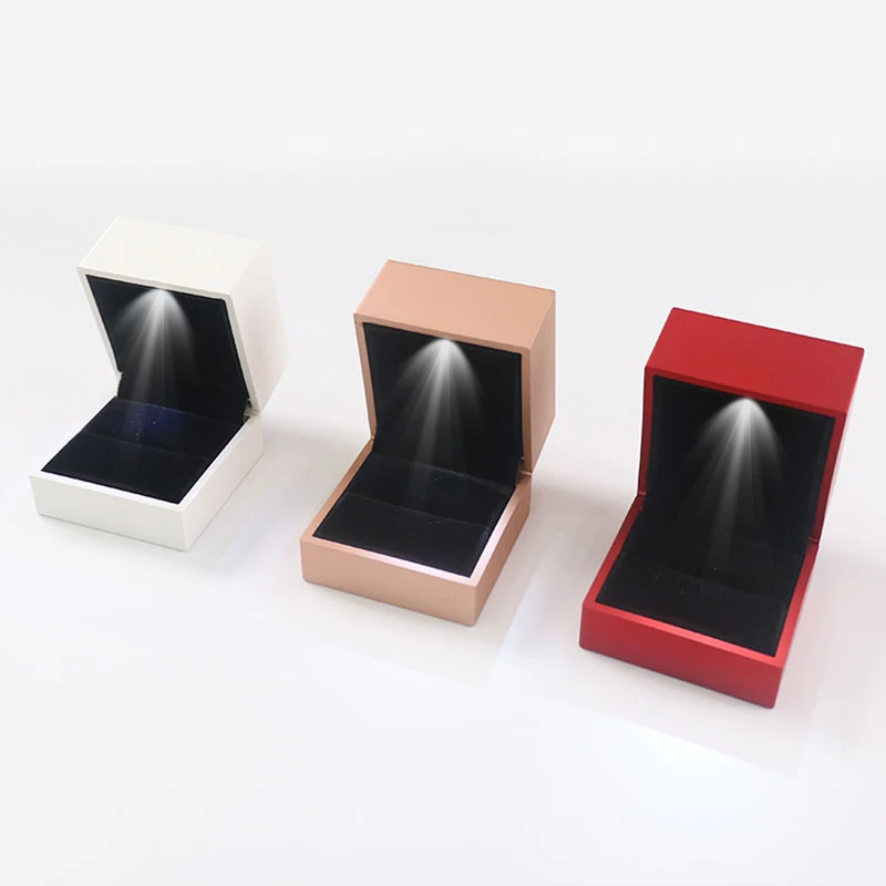 Новое обручальное кольцо коробка ювелирных изделий со светодиодными лампами