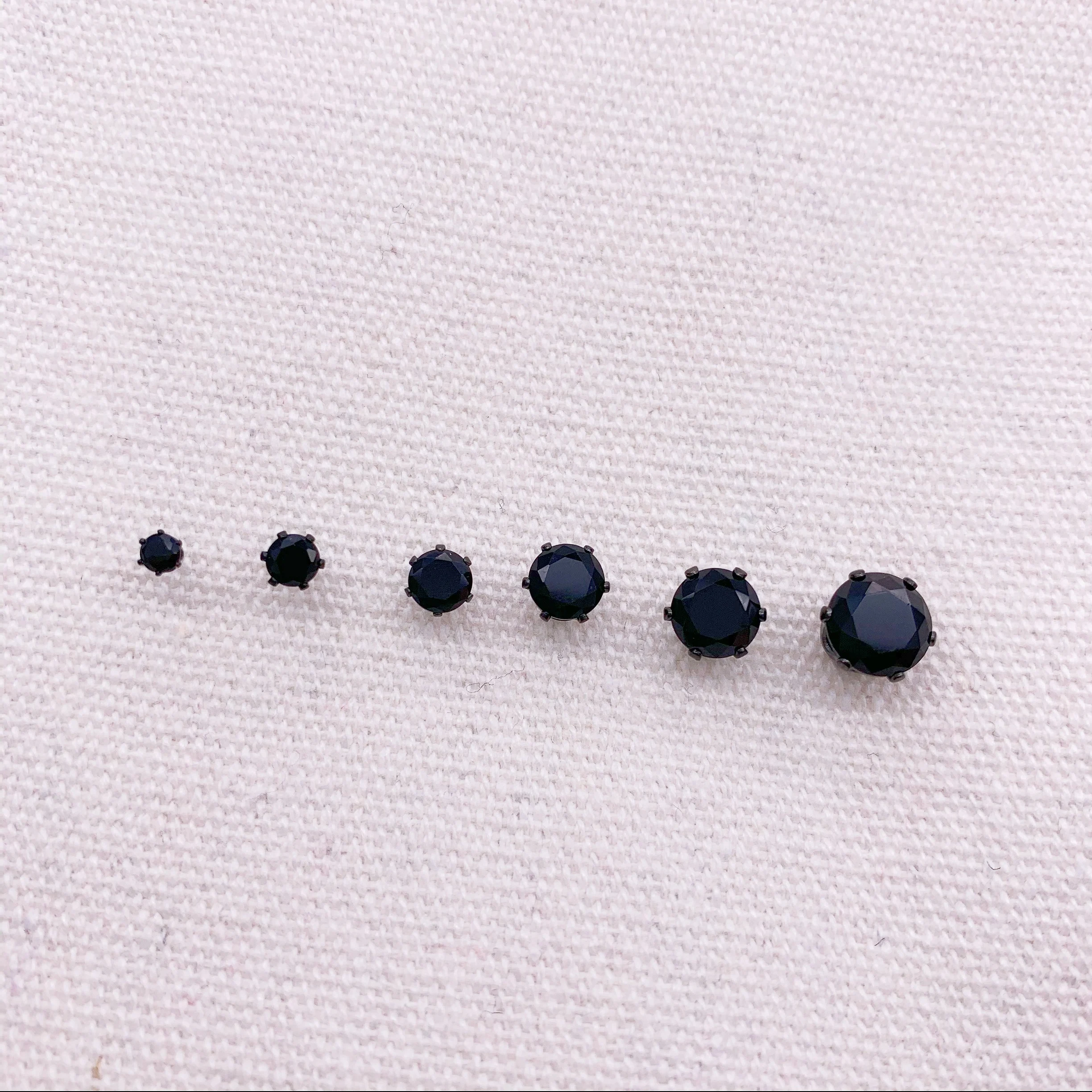 Классические маленькие милые черные циркониевые серьги в виде короны женские из