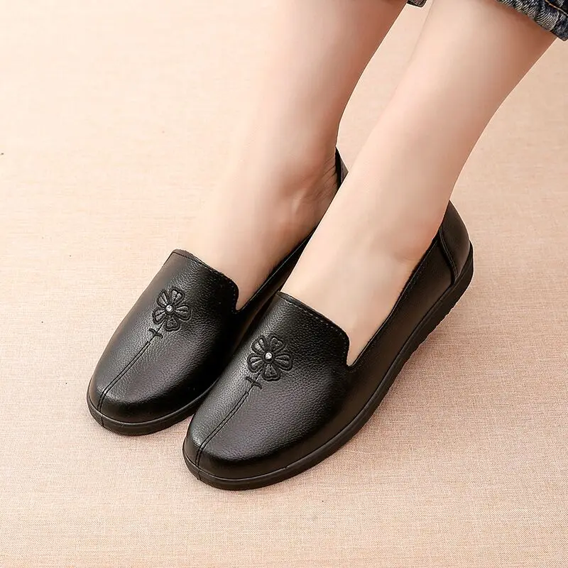 

Autumn Flats Women Shoes Slip On Loafers Patent Leather Women's Flat Heel Footwear Female Ballet Flats Casual Mother Shoes