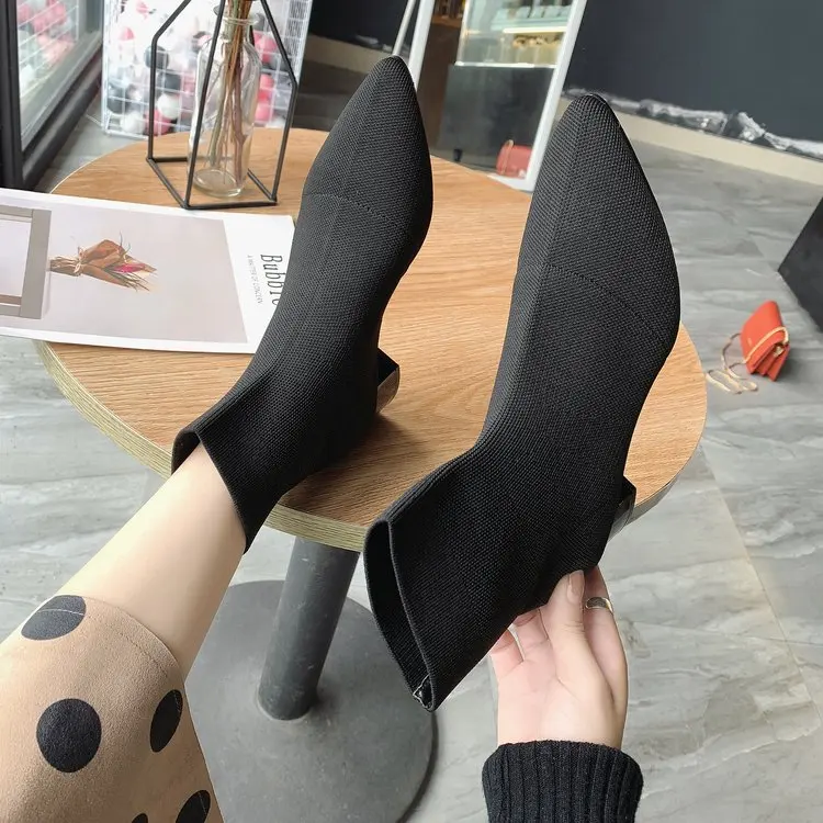 Черные, бежевые вязаные носки; обувь из эластичной ткани; женские ботильоны на высоком каблуке с острым носком; ; элегантные короткие женские ботинки