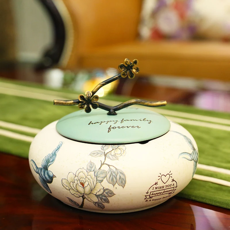 

American Large Ashtray Ornament Creative Cover Ceramic Vintage Windproof Ashtray Living Room Cenicero Portatil Home Decor DG50A