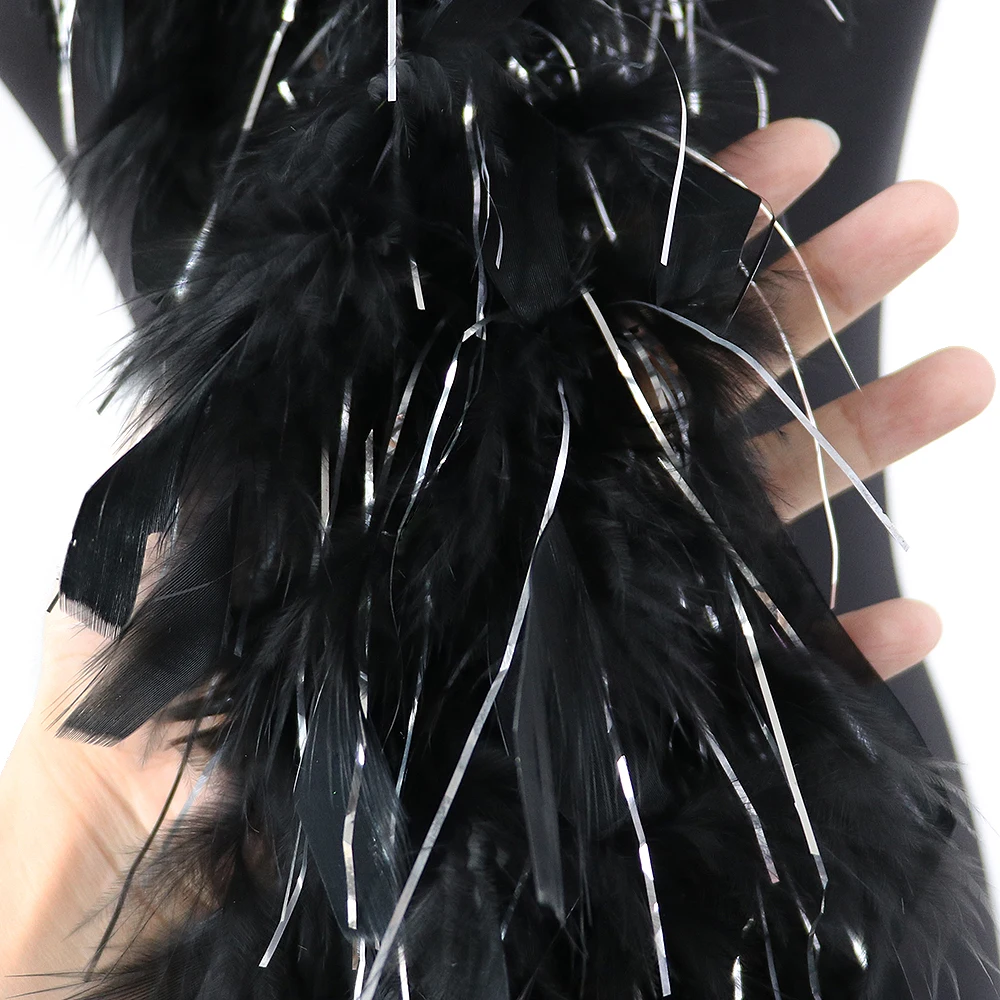 Шаль из черных перьев индейки 30 г с серебряной проволочной лентой белыми перьями