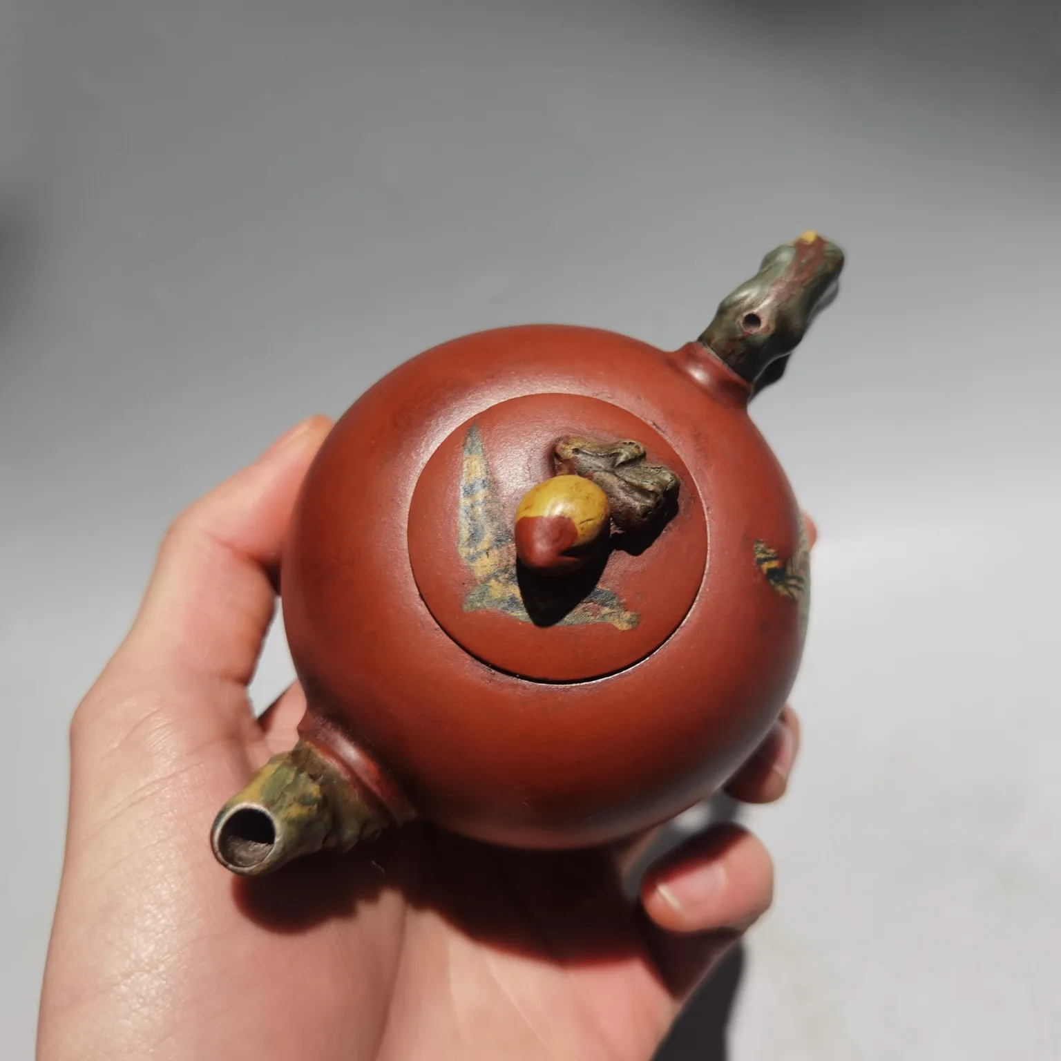 Керамика китайская Исин-цзыша 5 дюймов резной вручную чайник Xiaoshou с персиком