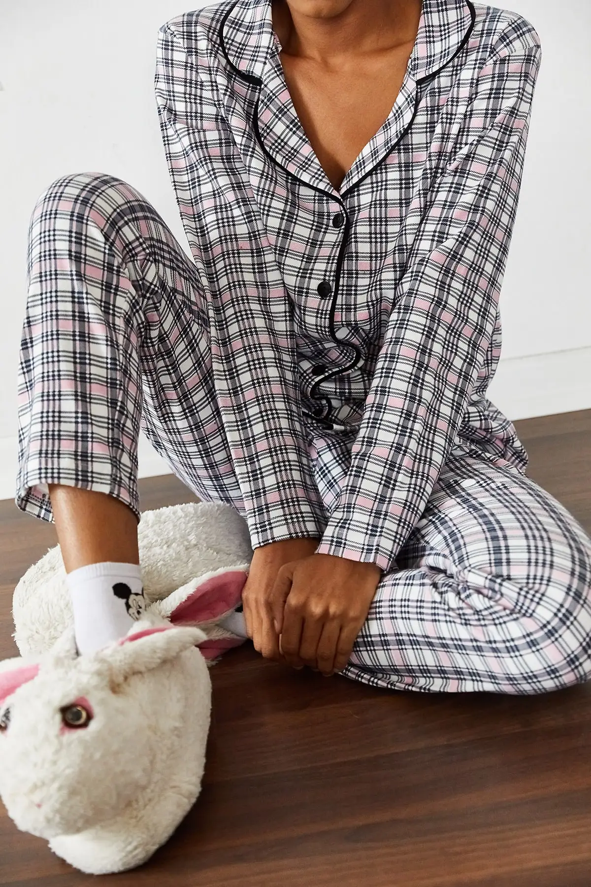 Women's White Checkered Knit Pajamas set 70 COTTON 30 POLYESTER Pleasing Appearance Fashionable Design Good Quality Trend of 2021 Style new Fashion Pajamas