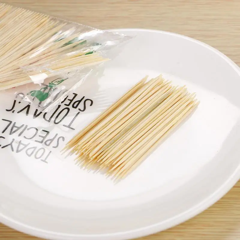 

250PCS / bag Bamboo Toothpick Disposable Natural Toothpicks Fruit Single Sharp Tooth Sticks Restaurant Kitchen Accessories Tools