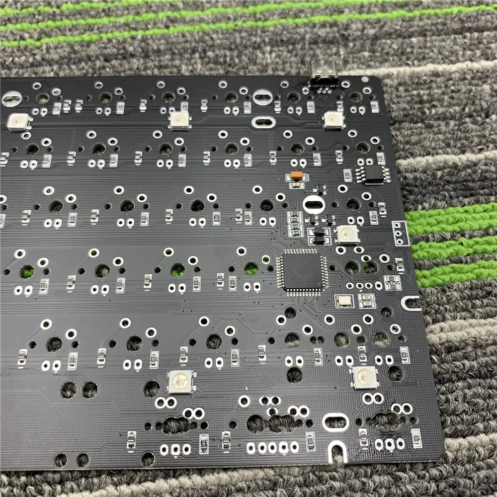 96 Mechanical Keyboard Kit DIY RGB bottom lamp