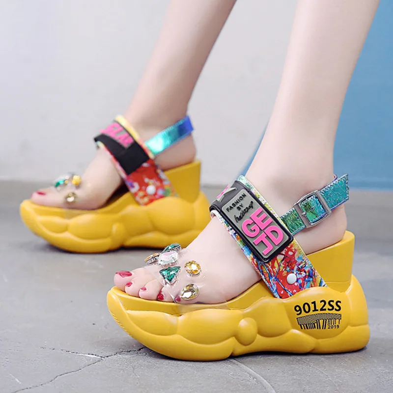 На платформе сандалии Женщины Клин Высокие каблуки Женские туфли на высоком