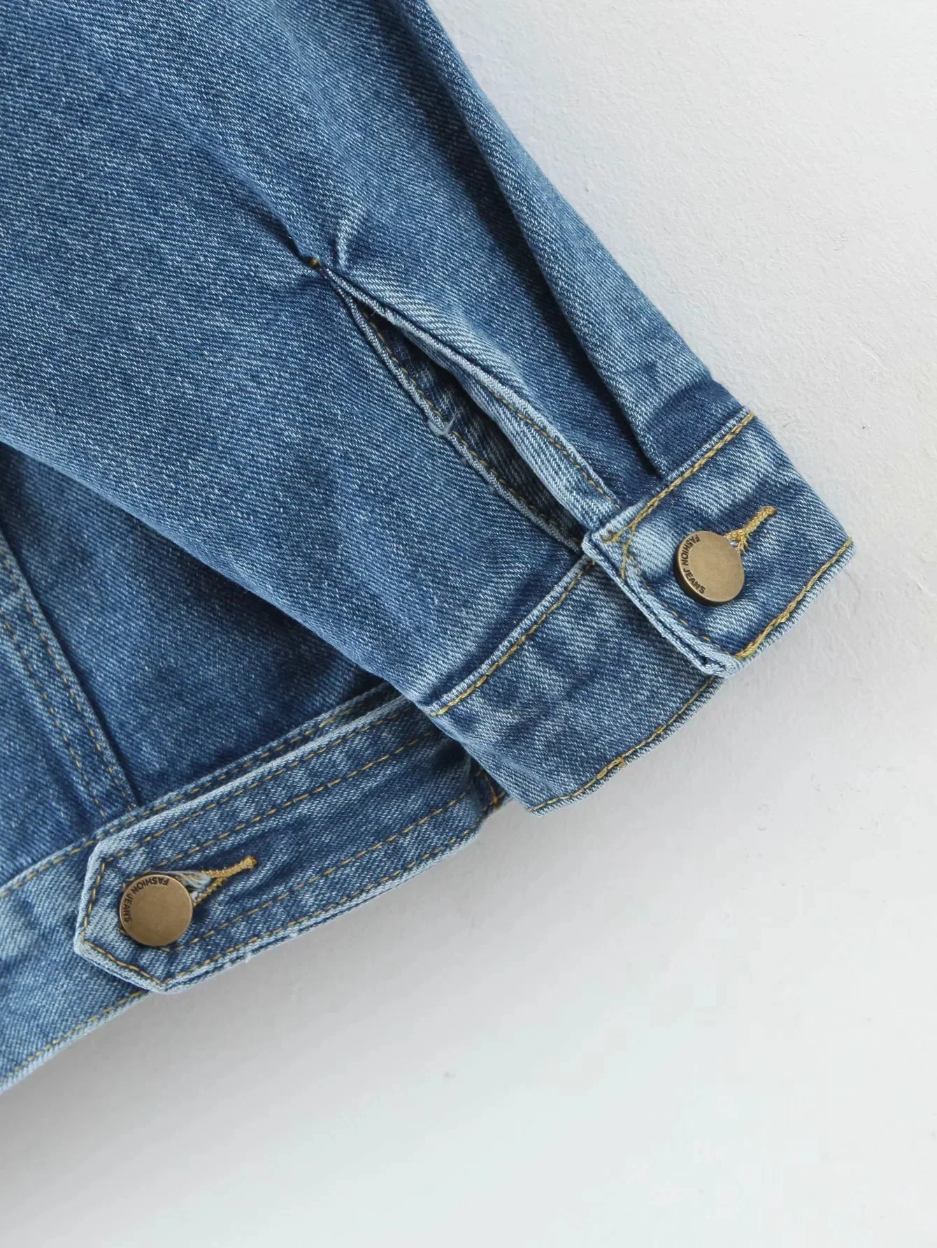 

Coats & Jackets