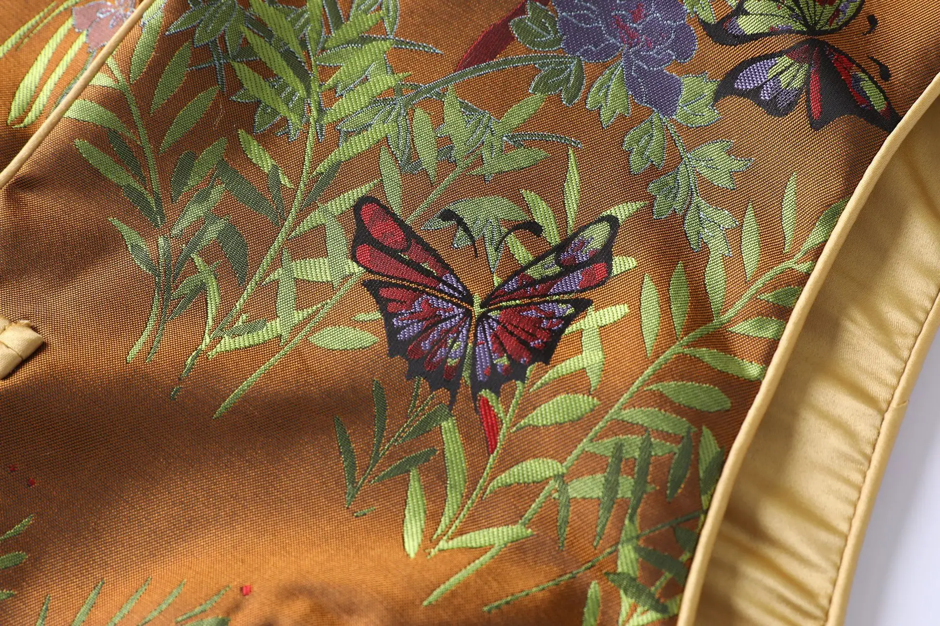 Chinese clothing top mandarin collar embroidery vest for women | Тематическая одежда и униформа