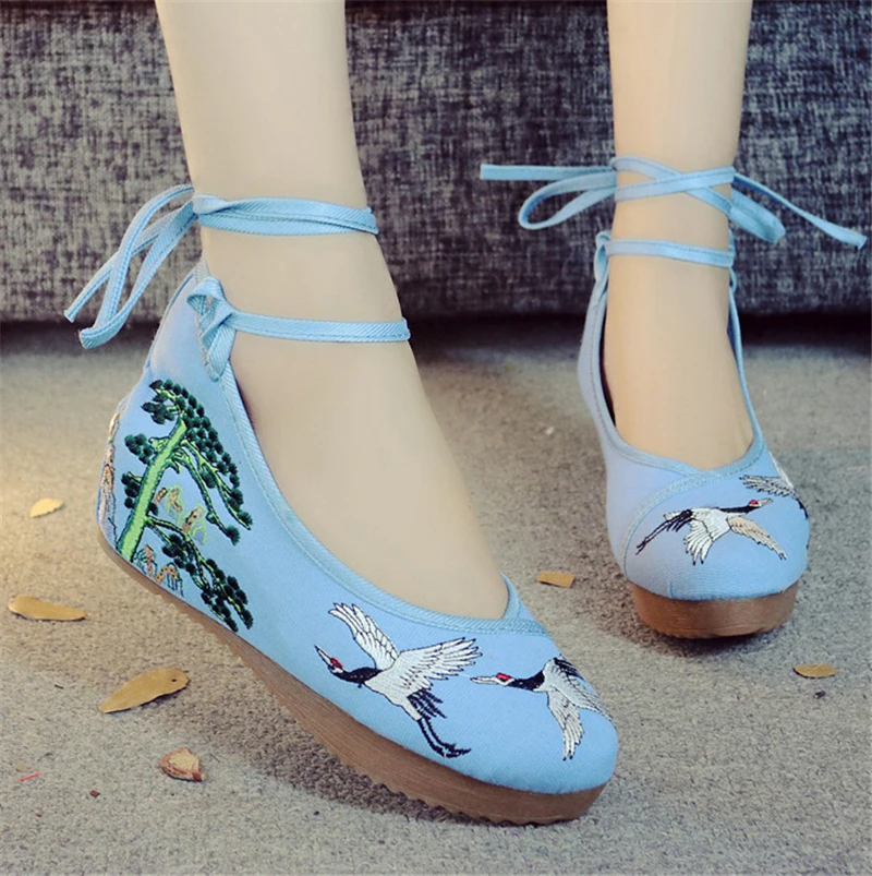 Этническая модная вышитая обувь Женские туфли на каблуке эспадрильи в стиле