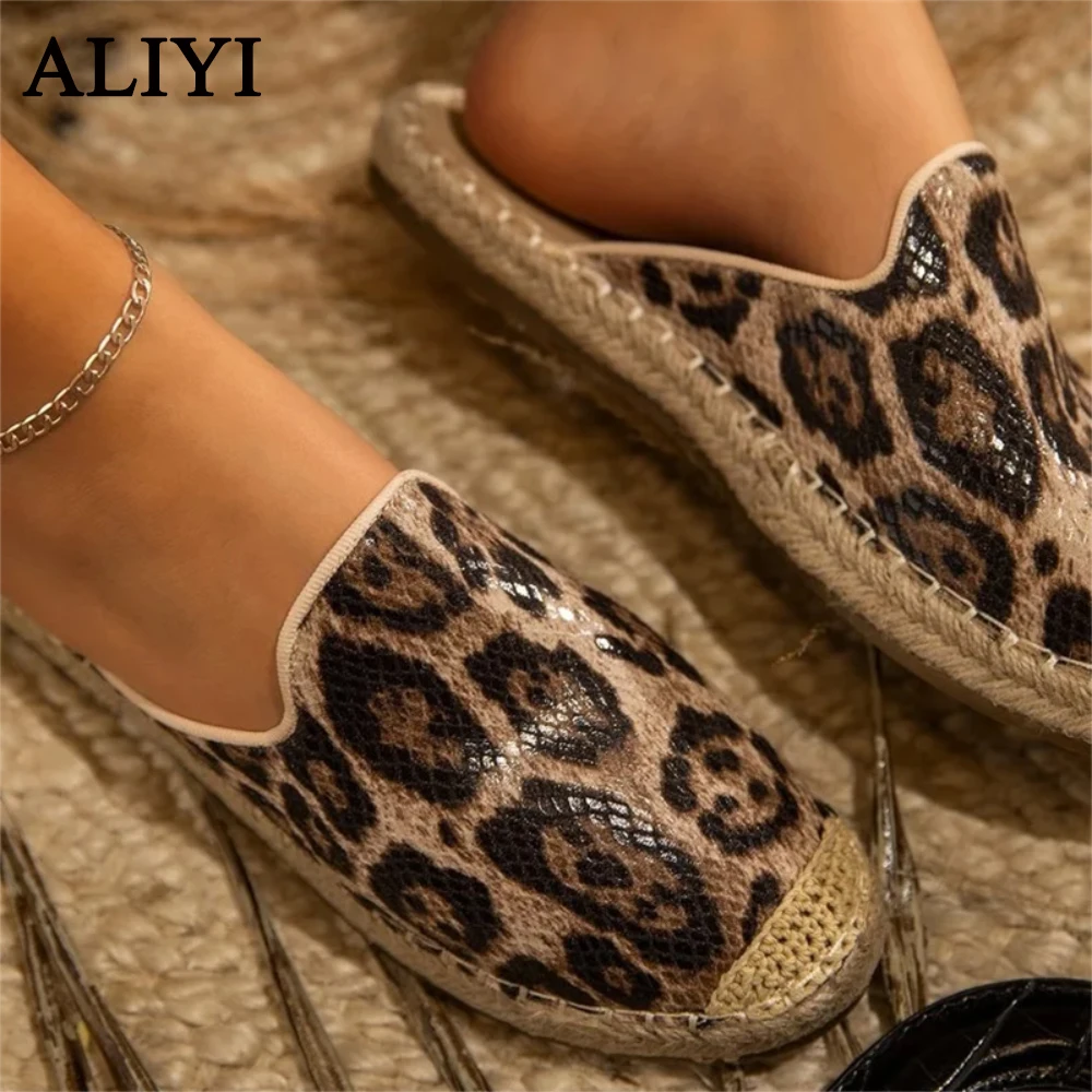 Сандалии женские пляжные без застежки удобные босоножки на плоской подошве