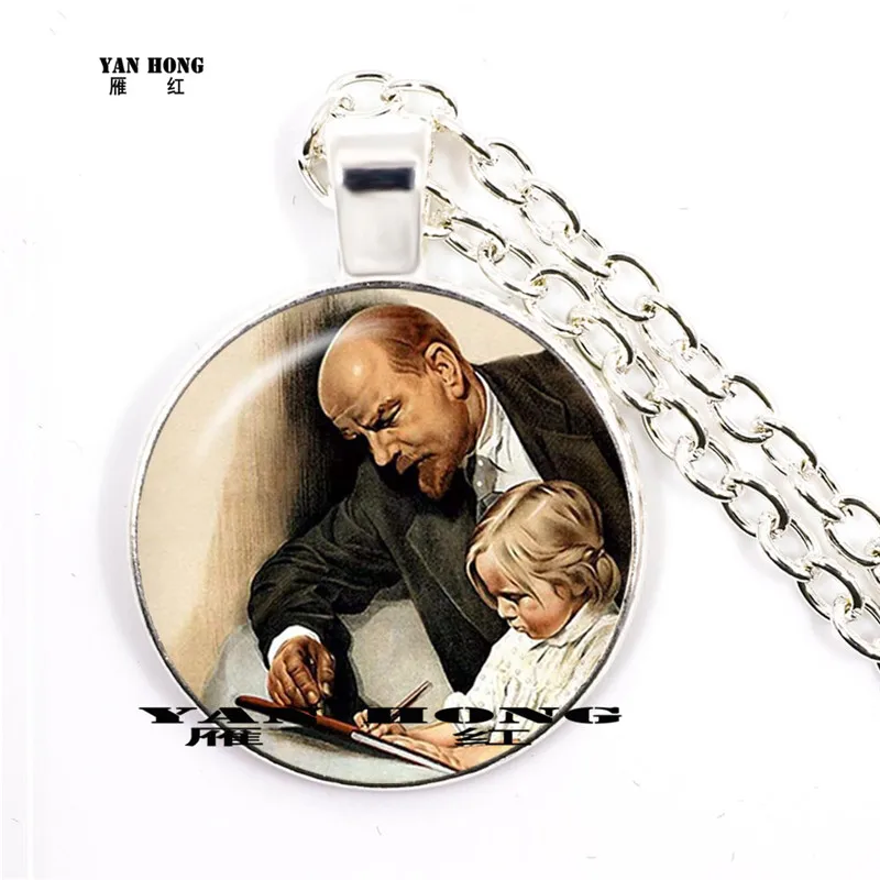 Ленин был отличным оратором во время русской революции. Винтажное ожерелье кулон