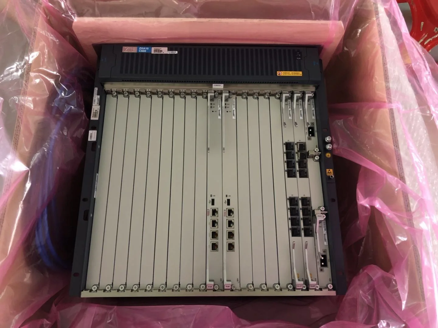 

ZTE ZXA10 C600 PON OLT Large-Capacity Optical Access Equipment