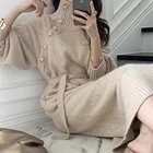 Модное женское платье-свитер, Осень-зима 2020, новое трикотажное платье с высоким воротом и золотой пряжкой