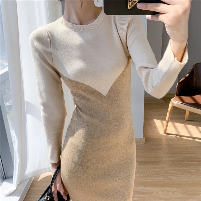 Женское трикотажное платье-свитер с круглым вырезом и длинными рукавами |