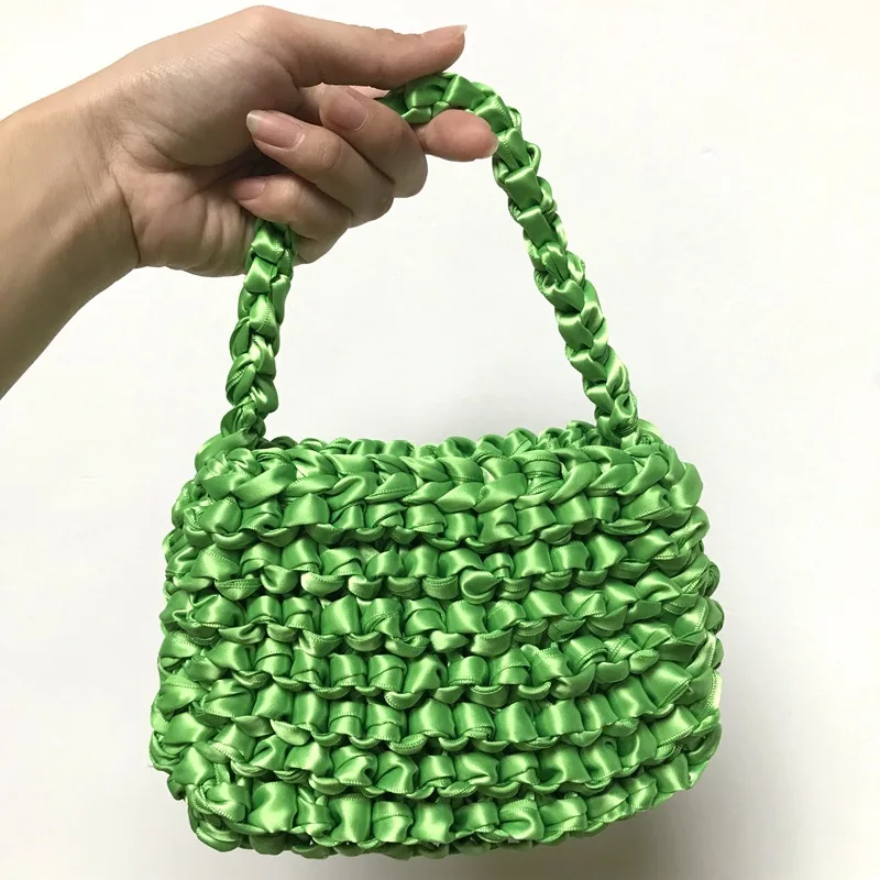 Fluorescent green Мини флуоресцентная сумка для отдыха на море, атласная шелковая веревка, Сумка с узлом, женская модная тканая сумка, новинка, корейские маленькие Ретро кошельки - Цвет: Fluorescent green