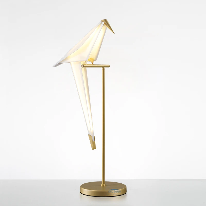 

Modern and simple paper crane Hong Kong-style designer creative personality study bedside bedroom table lamp