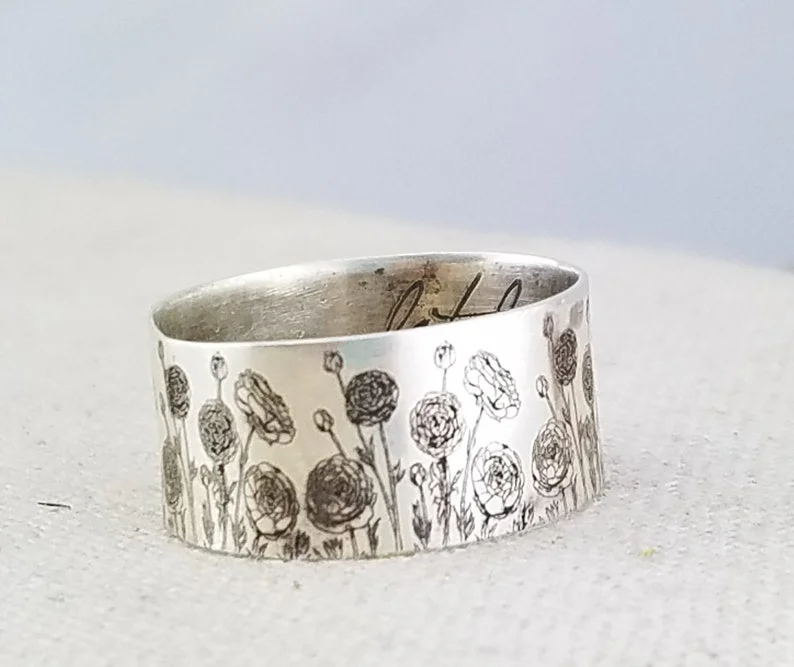 

Personalized Ring Inspiration Ring Nature Accessories Personalized Floral Ring · Handwriting · Mixed Metal Ring Ranunculus Ring