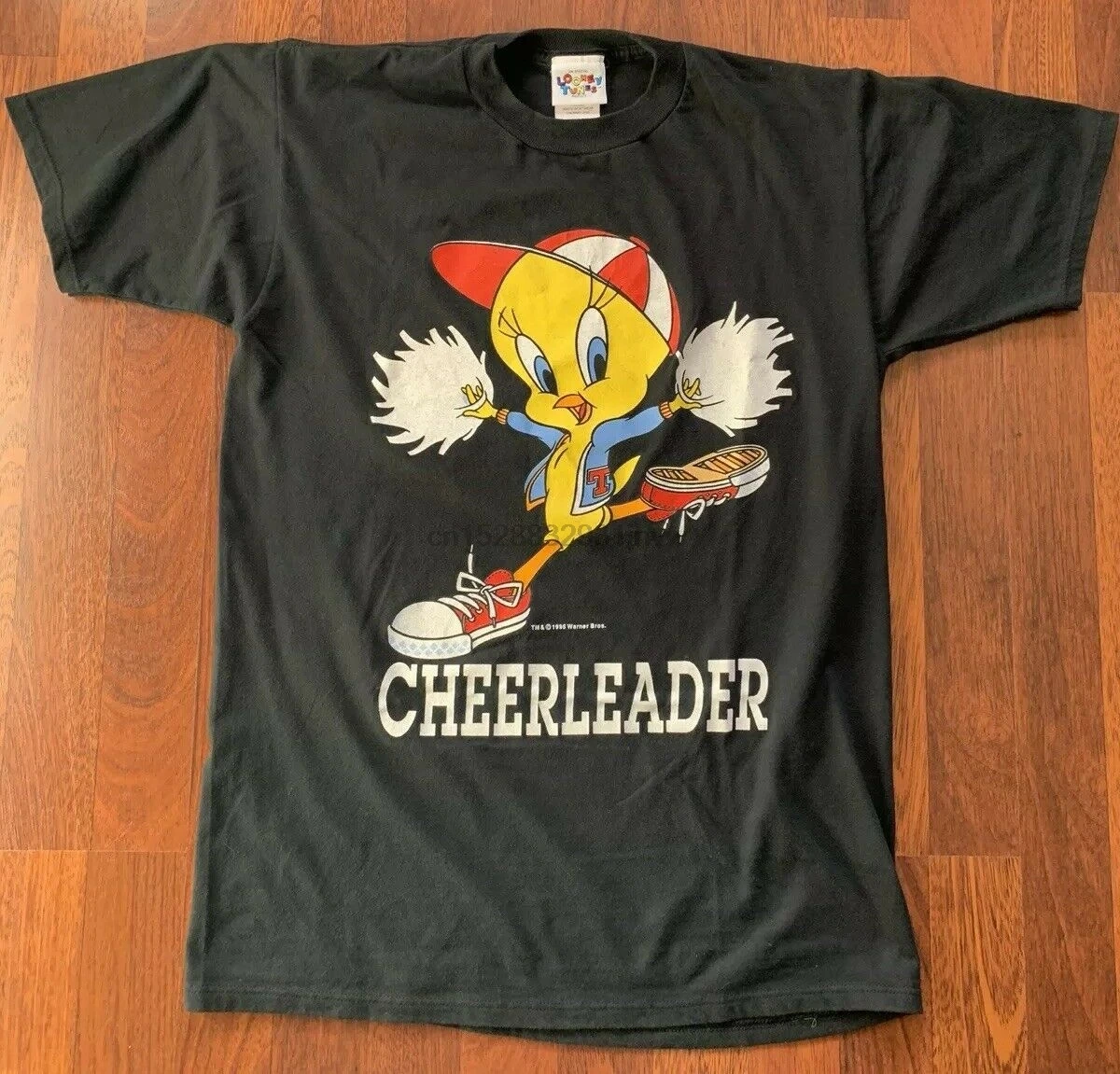 

Vintage 1996 Looney Tunes Tweety Bird Cheerleader T Shirt Sz Medium Made In USA