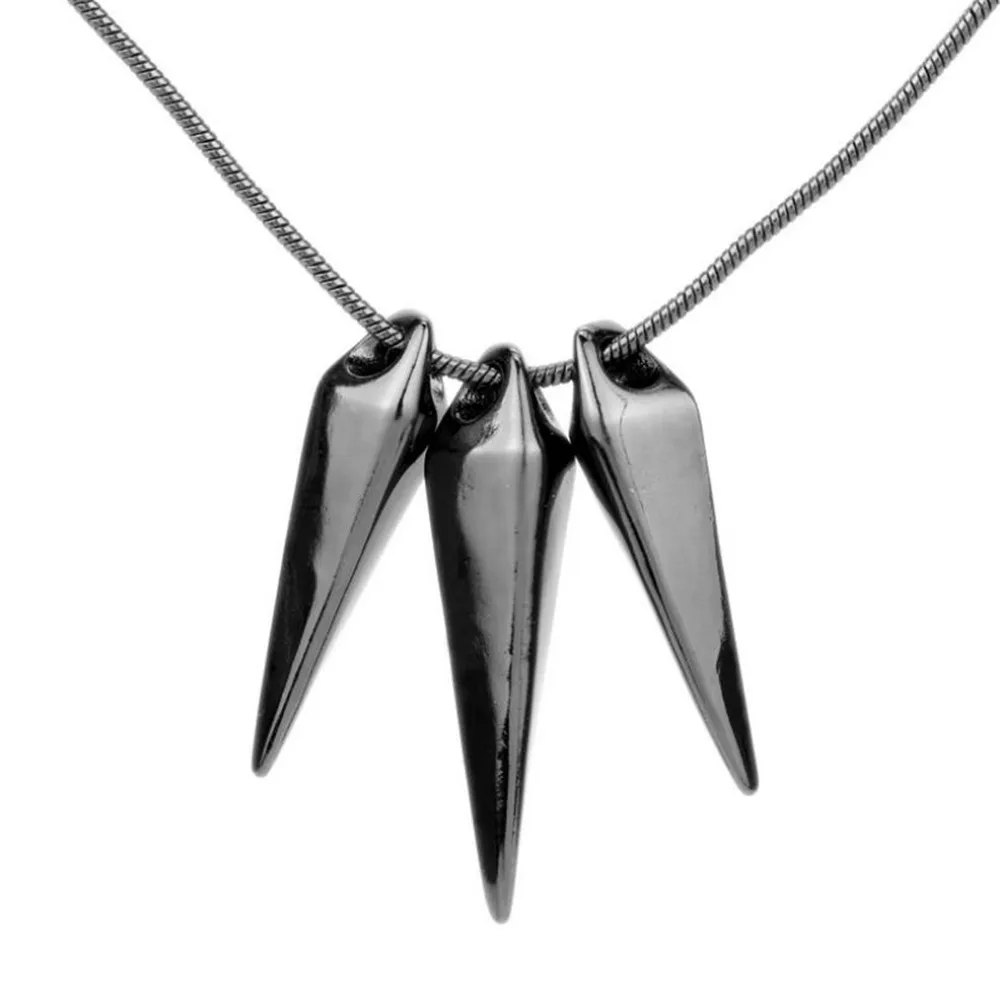 

New retro fashion movie peripheral black panther with the same wolf tooth necklace men domineering hip-hop party pendant gift