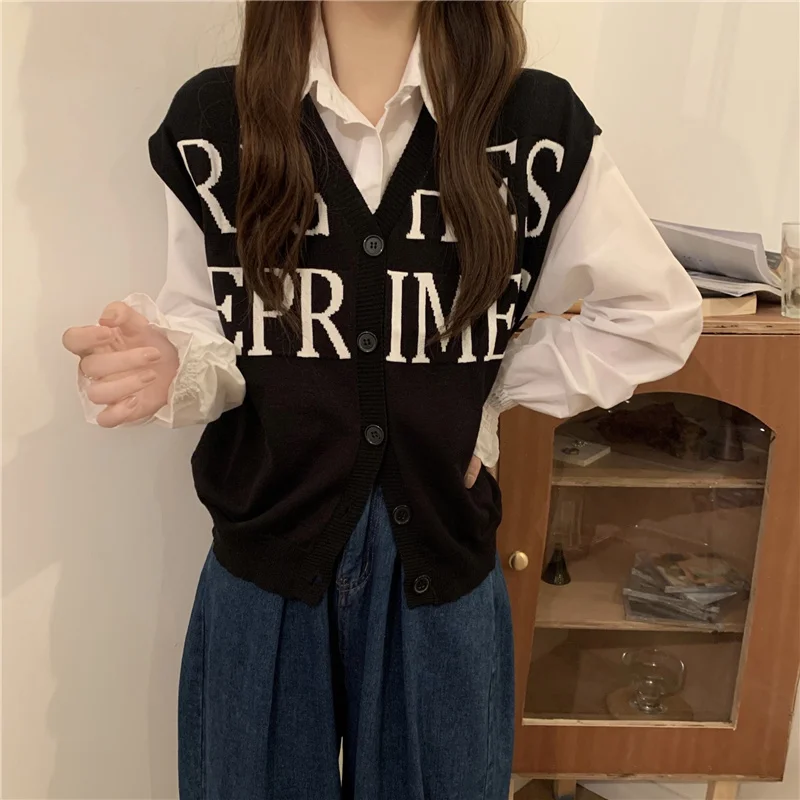 

2021 Autumn and Winter New Girls Fashion Trendy Internet-famous and Vintage Alphabet Knitting Sleeveless Breasted Loose Vest Top