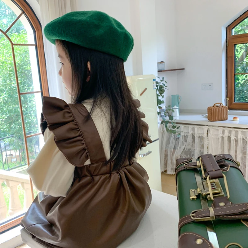 Платье для девочки из искусственной кожи зимнее Пышное на лямках с