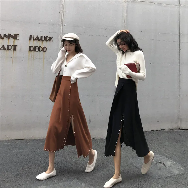 

2020 New Women's Solid Color Knitted Thick Skirt Hips Slit Buttons Package Hip Skirt College Style Button Decoration