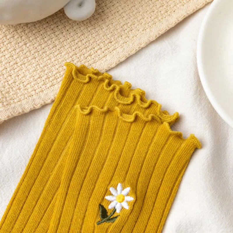

Cotton Socks Breathable Funny Pattern Daisy Floral Foot Socks Cute Middle Tube Sock Women's Long Socks Flower Ruffles Harajuku